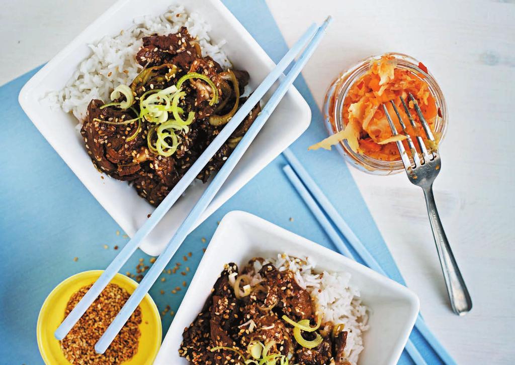 RECEPT 3 30 MIN 557 kcal/port. Energi från: Fett 10g Kolhydrater 81g Protein 35g Yakiniku Biff med ingefära, soja och sesamolja.