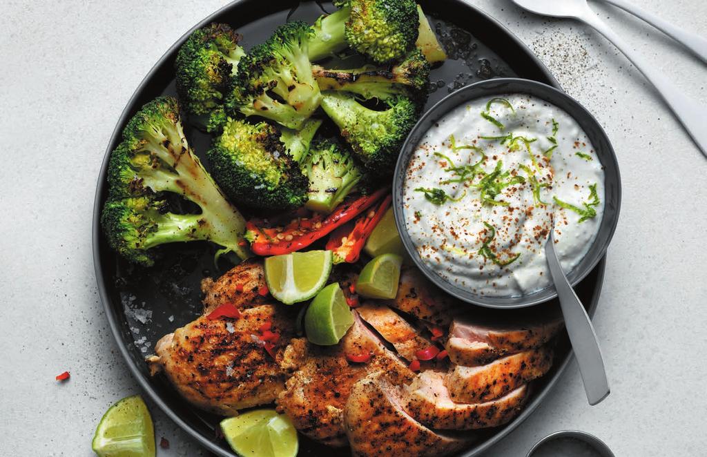 RECEPT 3 30 MIN 462 kcal/port. Energi från: Fett 29% Kolhydrater 37% Protein 34% Råstekt broccoli med kycklingfilé Kycling, broccoli och yoghurtsås i en härlig kombo.