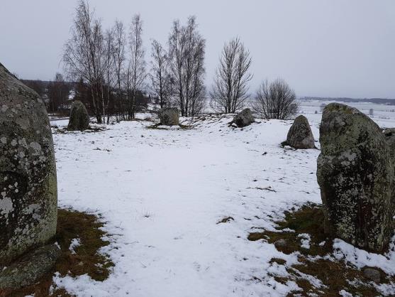 Siffran 9 återkommer också i ritualer. I källor från 1000-talet så beskrivs det om offerfester som sker vart nionde år i Gamla Uppsala och dessa fester hölls i nio dagar.