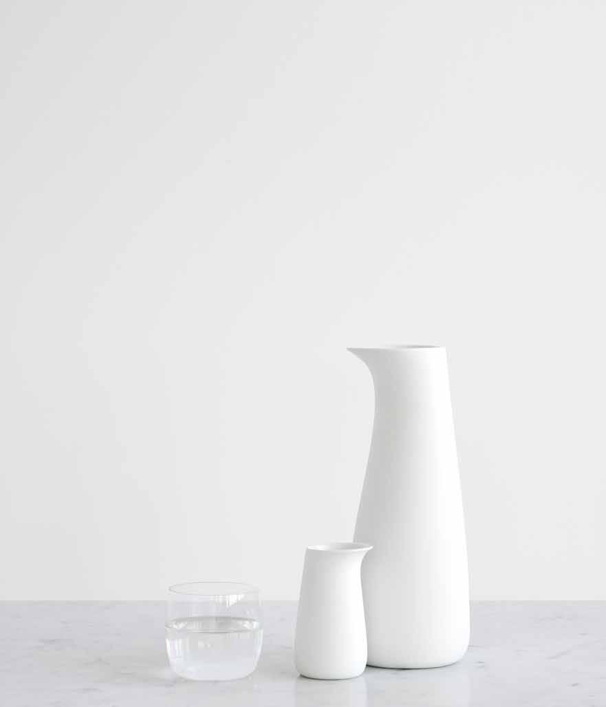 4 5 Foster Steltons nya produktlinje The Norman Foster Collection förenar en enkel skulpturell form med mjuka linjer, vilket skapar en fin servering i många olika miljöer och sammanhang.
