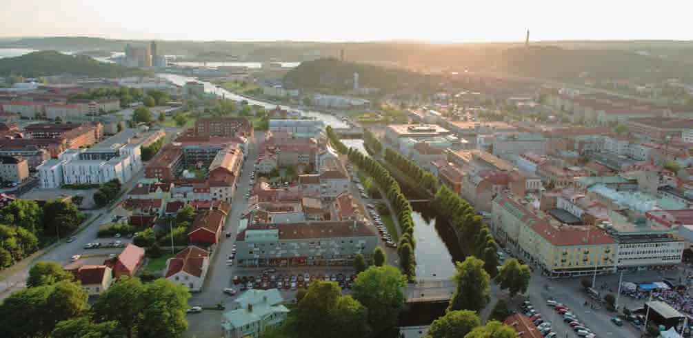 URBAN KONTEXT Tävlingsprogram Uddevalla Flygbild över innerstaden URBAN KONTEXT Beskrivning av regionen Uddevalla kommun och staden ligger inbäddade mellan hav, jordbruksbygder och fjäll.