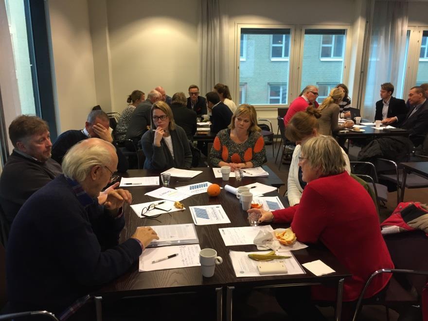 Därefter fick deltagarna lyssna till en presentation från Business Region Göteborg som hållit i den kartläggning av det maritima näringslivet i de åtta kustkommunerna, som pågått som en del av