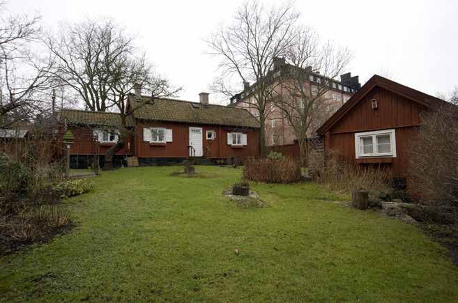 VY FRÅN NORR ÖVER GATHUSETS NORRA FASAD OCH GÅRDSHUS. FOTO. J. MALMBERG.