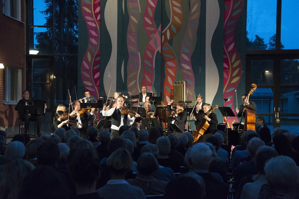 Musikverksamheten ska tillhandahålla ett brett kvalitativt utbud av musik i olika genrer.