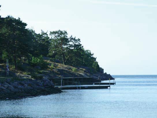KARLSHAMN Naturliga förutsättningar Karlshamn är anlagd som en örlogsstad av Karl X. Den naturliga hamnen vid Mieåns utlopp är förutsättningen för stadens placering.