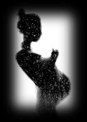 Bakgrund En graviditet beräknas vara 40 veckor. Tidpunkten för beräknad förlossning bestäms vid rutinultraljudet som görs runt graviditetsvecka 18. En graviditet som varat längre än 42 veckor, d.v.s. till mer än två veckor efter datum för beräknad förlossning, räknas som överburen.