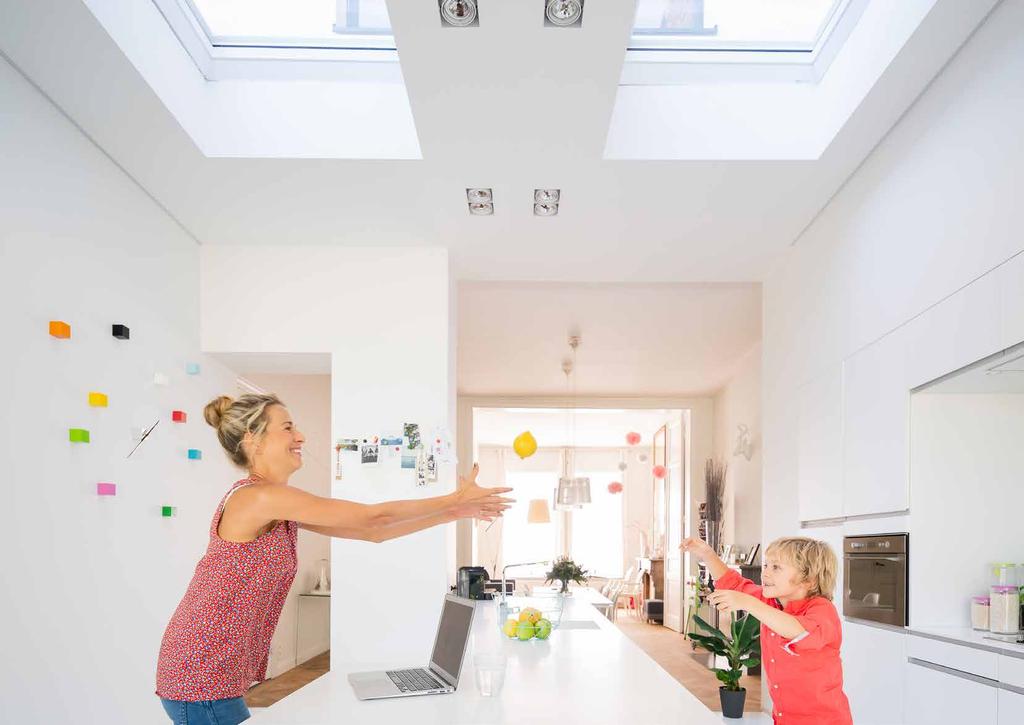 Skillnaden måste upplevas I och för sig kan varje husägare med takfönster berätta det för dig: när du släpper in dagsljus och luft i ditt hus upplever du en fantastisk skillnad.