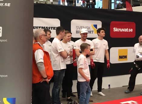 Måste återkomma till lördagens första SM i Virtuell Bilsport. Mest unga män till start, inte en enda kvinna!