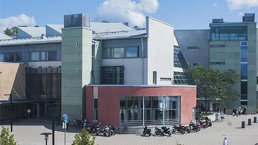 - KORSO - - KORSO - VÄLKOMMEN TILL KORSO VANTAA - RÖTT OCH GULT REPRESENTERAR KORSO Denna hemtrevliga Vierumäki förort är väldigt nära belägen naturen i ett snabbt växande område i närheten av Korso