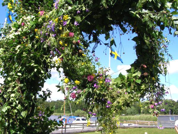 Midsommar Blomplockning, kransbindning, lövning,