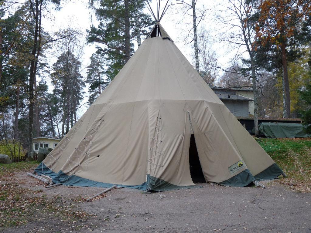 En bindande klausul i försäljningen var att anläggningen fortsatt skulle användas för den slags ungdomsverksamhet som bedrivits där.