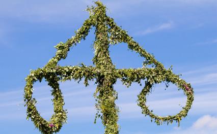 Se Hembygdsföreningens informationsfolder för fler familjeaktivitetser under sommaren 2019. Finns att hämta på Skutskärs Bibliotek. Midsommarfirande Datum: 21 juni Tid: Samling Kl 14.