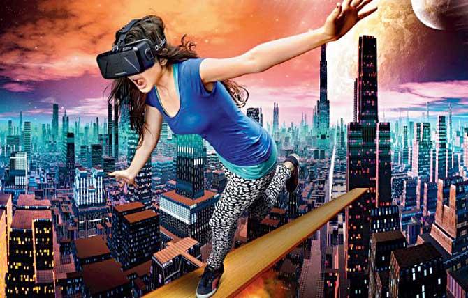 VR-kampen Tidsåtgång: 2 tim Språk: Svenska, engelska Antal: 6-20 pers Genomförs: Inomhus Kliv in i den digitala VR-världen och utmana kollegorna på ett helt nytt sätt VR (Virtual Reality) är en