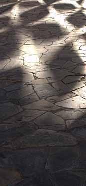 Barnkörerna WOW, Yippie och kyrkokören Tävelsås kyrka 10:00 Önskepsalmer Ulrika Stark, Maria I Berg Familjerna Berg och Stark sjunger och spelar Tisdag 10/4 Vederslövs kyrka 14:00 Café Om folktro -