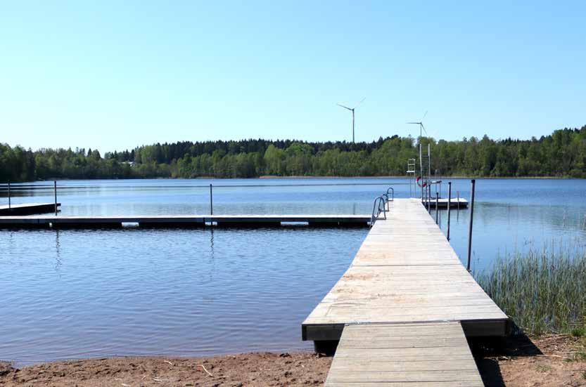 Isklättringen är populär vintertid med isfall som är mellan 15 och 40 meter höga.
