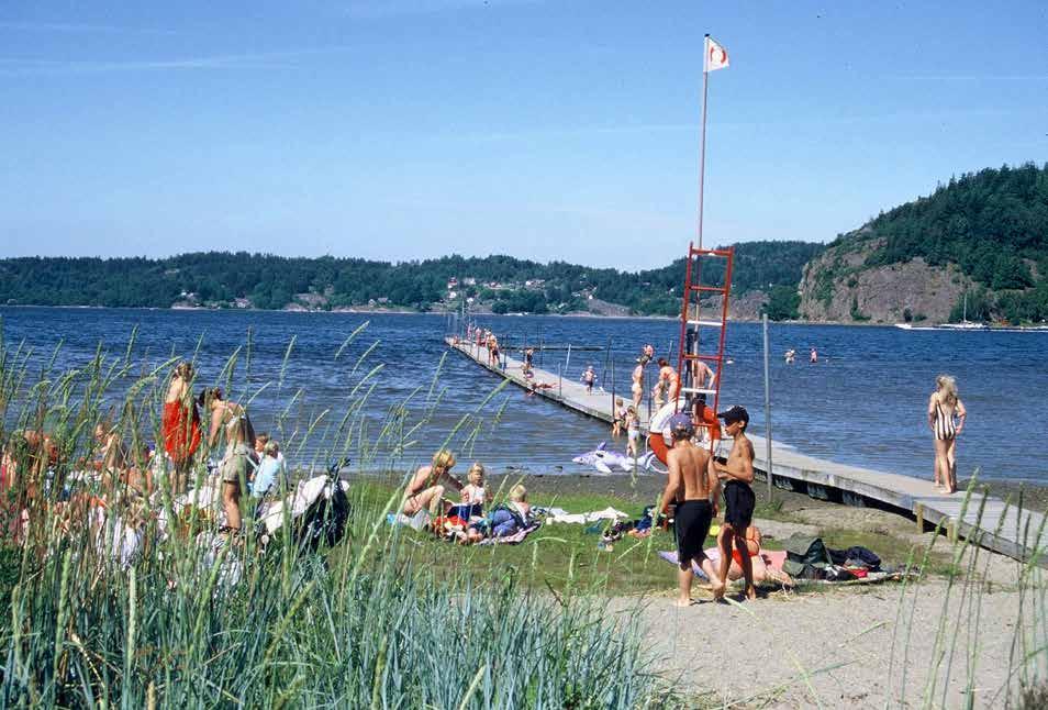 Boplatsen låg på Hensbacka, inte långt från Saltkällefjorden och människorna livnärde sig i huvudsak av jakt och fiske. Idag finns inga synliga tecken av boplatsen.