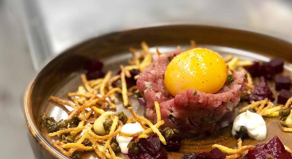 Matupplevelse förbereds på Ulkeröds Gård Husmanskost Husmanskost är grunden för ett par av restaurangerna.