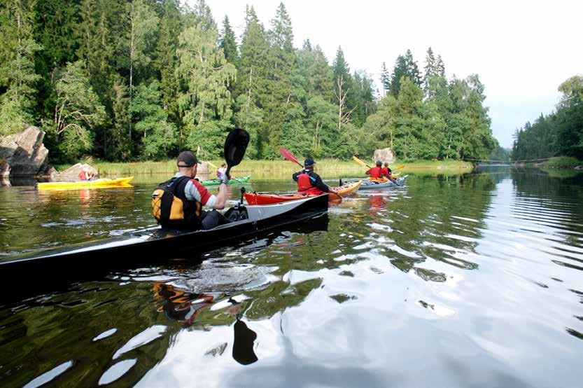 The water trail from Östersjön to Vassbotten was used until 1965 as a waterway for timber to the papermaking at the mill in Munkedal. Hence the name Flottarleden.