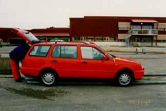 Men i det här fallet användes också två betydligt nyare fordon, 1997 och 1998, som inköpts till projektet direkt från VAG Sverige för en rimlig summa.