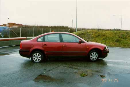 Skador på fordonet Trots den våldsamma kollisionen så är det små skador på bilen. Förardörren var lite svår att öppna, och två hjul punkterades.