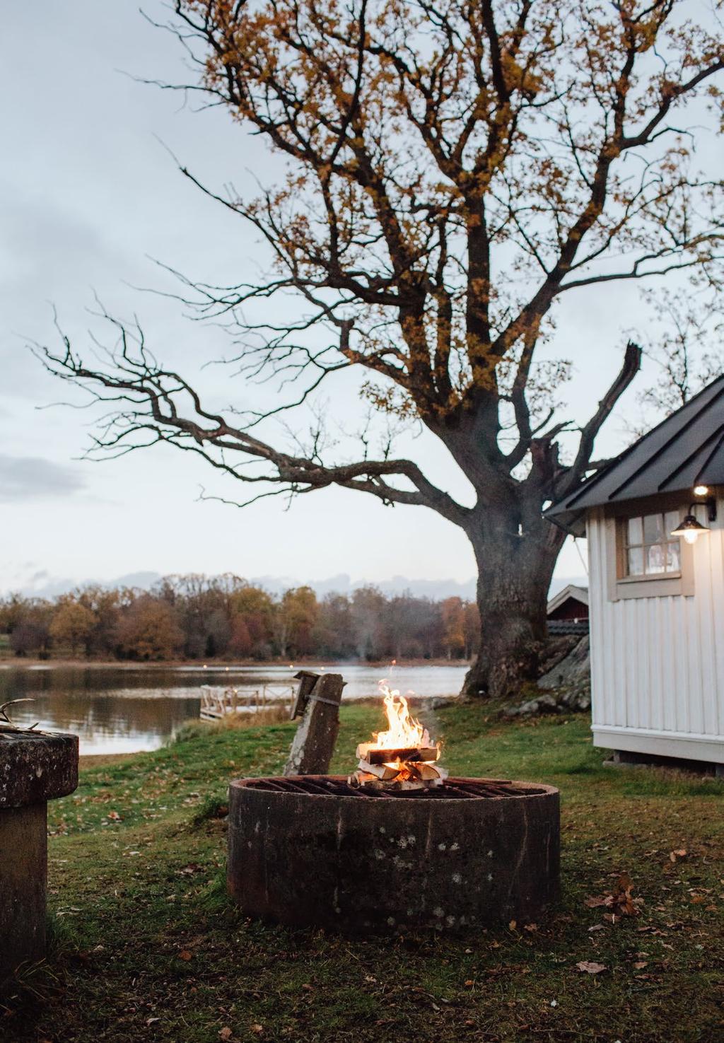 4 Lusthustankar Börja dagen med att ro ut och lägga nät för att sedan rensa abborrar tillsammans till middag. Här på Wallby Säteri är det möjligt - mitt i naturen, nära varandra.