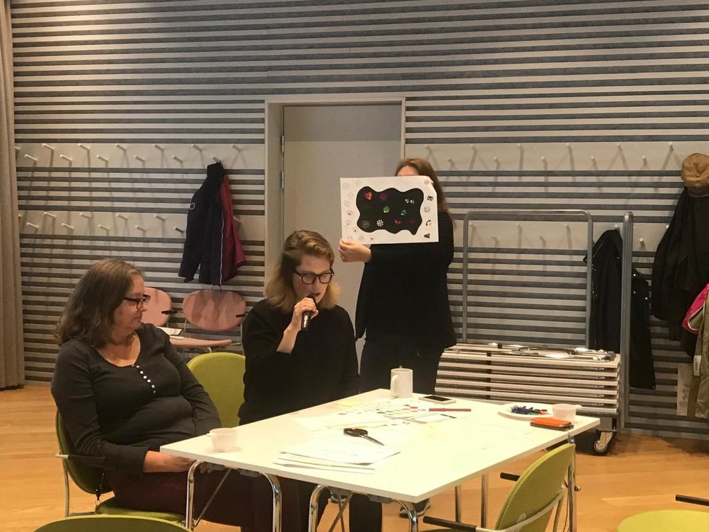 Medarbetare hjälper oss