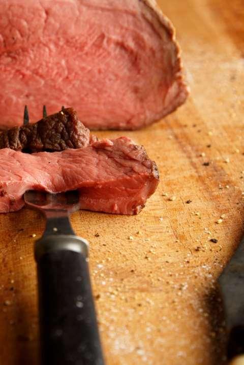 Svenskt nötkött är 25 % bättre klimatmässigt än kött från EU 60-65 % av nötköttet kommer från mjölkkor och deras kalvar Gott smittskydd och god djurhälsa = god tillväxt och låg