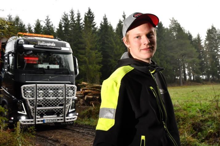 Effektiva och hållbara transporter Jesper Bjenning, som kör timmerbil på familjeföretaget Hultagårds skogstransporter, välkomnar initiativet.