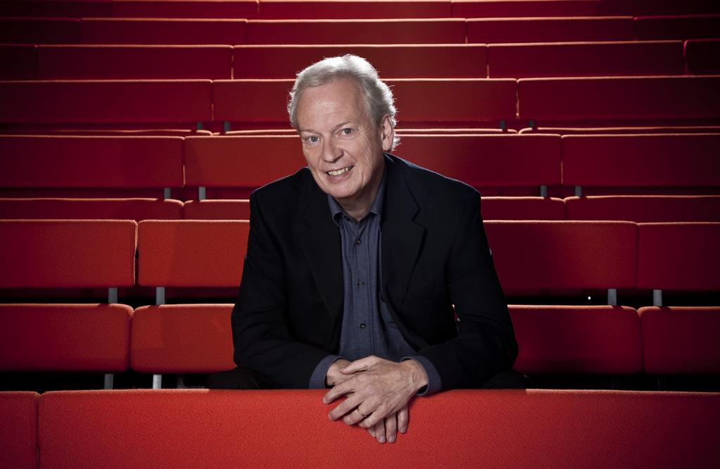 Howard Shelley, dirigent och piano Howard Shelley har haft en enastående karriär som pianist sedan den uppmärksammade debuten i Wigmore Hall 1971.
