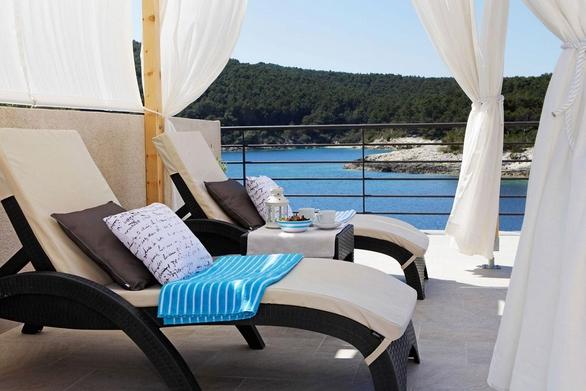 Ni ska kontakta direkt till MEDITERANO att ordna