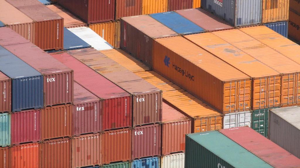 Prisökning för slutkund ett exempel 9000 TEU Containerfartyg Asien Europa Priser för bränsle: Årliga medelvärden för 2017.