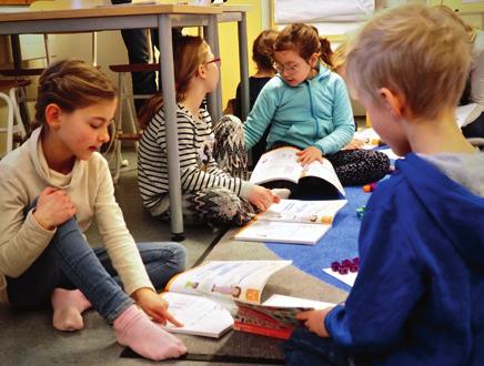 Därefter arbetar eleverna tillsammans och resonerar kring liknande uppgifter, guided practise, för att avslutningsvis färdighetsträna på egen hand, independent practise.