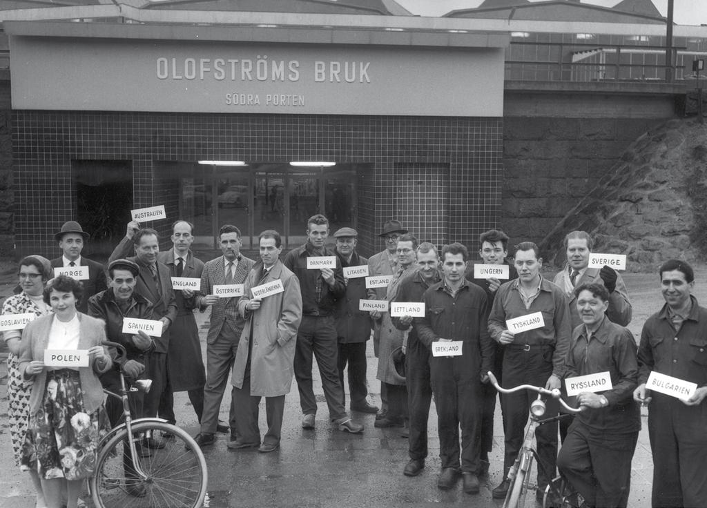 FOTO Arbetskraftsinvandring På fotot från 1960-talet av Olofströms bruk kommer alla arbetare utom en från utlandet.