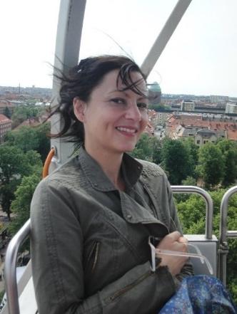 alternativ medicin. Ämnesmässigt är den svenska Kamforskningen snarlik den internationella frånsett ett större fokus på kvinnohälsa i den svenska forskningen.