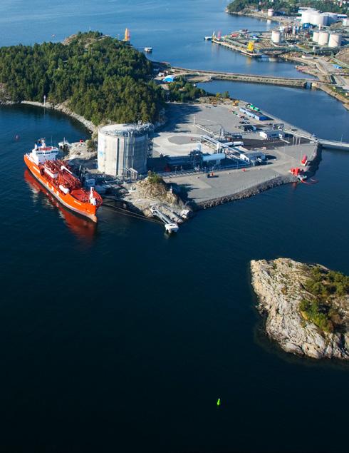 LNG är kylkondenserad naturgas som tas emot, lagras och distribueras från LNG-terminalen i Nynäshamn. Naturgasen är färglös, gift- och luktfri både som gas och vätska och den är lättare än luft.