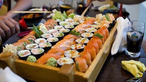 Häng med oss och ät en god sushibuffé!