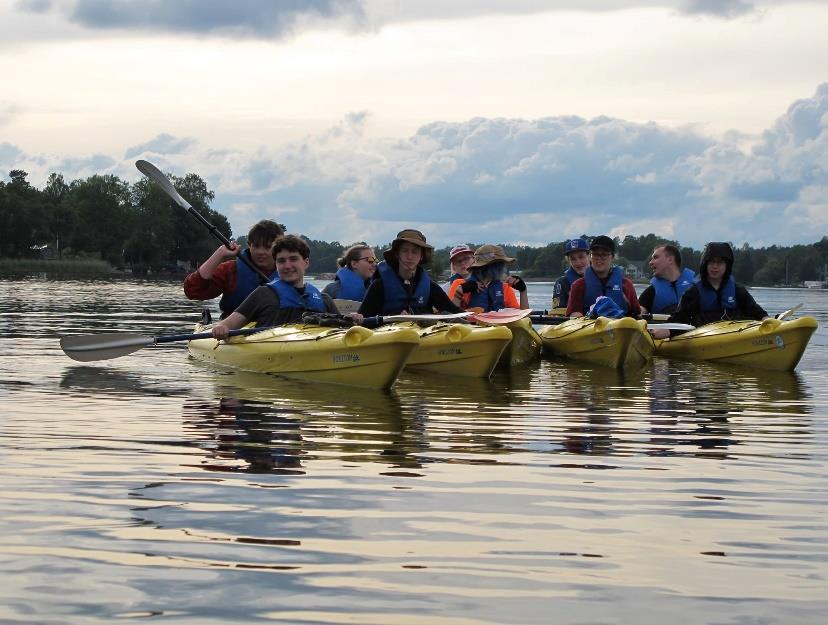 Utmanarscout årskurs 9 gymnasiets år 3 Scoutkåren har under höst- samt vårterminen av verksamhetsåret haft en aktiv scoutavdelning med utmanarscouter, Kvart i Gustaf.