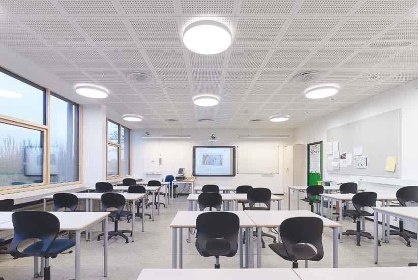 036 FORSKNING LJUSKULTUR 1. SMARTBOARD: Allmänbelysning 300 lux/3 500K, tavelbelysning 300 lux/3 000 K och wallwash 300 lux/4 000 K. 2.