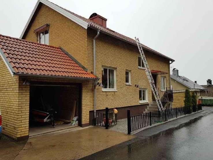 Besiktningsteknikerns reflektion Noteringar som besiktningsteknikern särskilt vill påtala Bostadsbyggnad Bergsgatan 11 i Huskvarna Huset har byggår 1947 och säljaren har varit ägare sedan 2011.