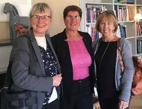 Ingrid Iremark, Ylva Thörn och Barbro Holmberg på residenset i Falun. Vänföreningsträff i världsarvsstad Dalasinfoniettan har färre musiker än en symfoniorkester men är naggande god.