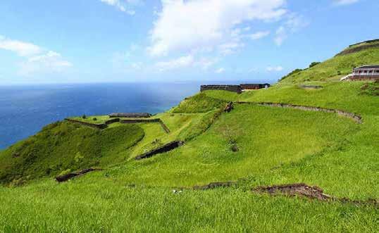 Dag 11 31 december Basseterre, St Kitts & Nevis Idag anländer vi till St. Kitts. Ön domineras av en över tusen meter hög slocknad vulkan, och stränderna, havet och fortet Brimstone Hill hör till sevärdheterna.