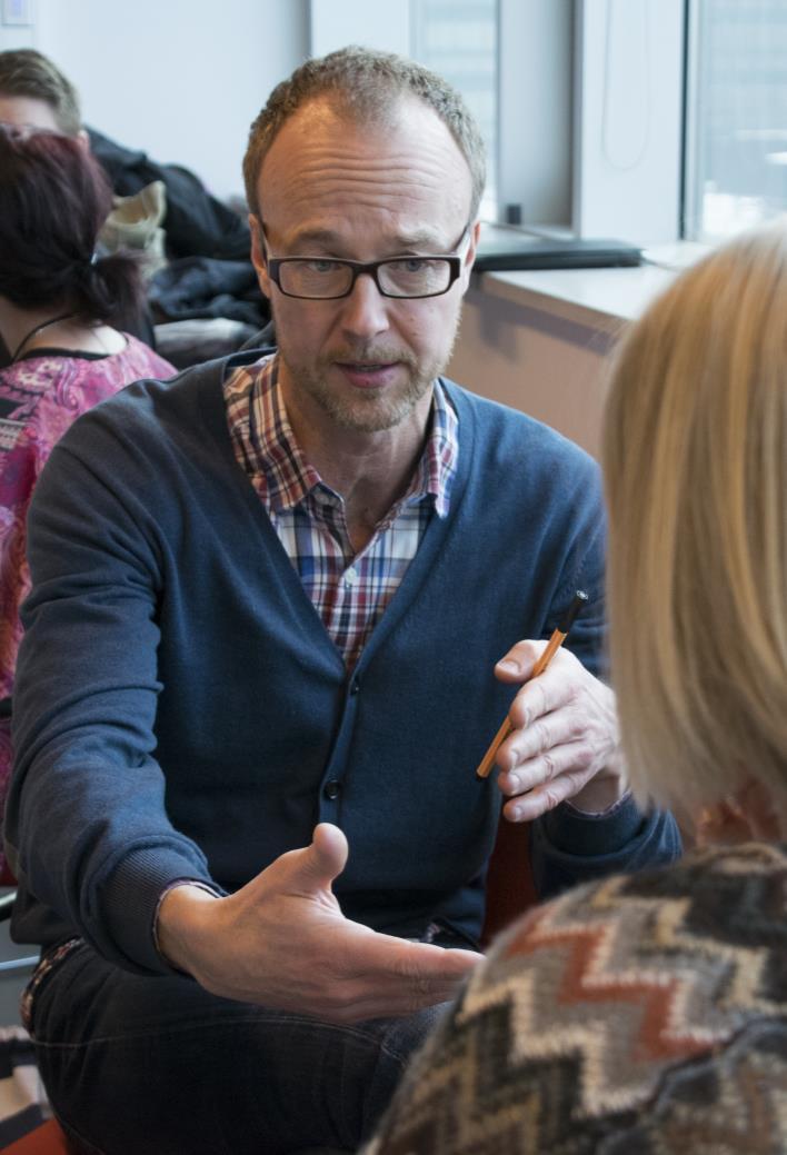 Handledare Planerar de kollegiala träffarna. Leder samtalen i moment B och D.