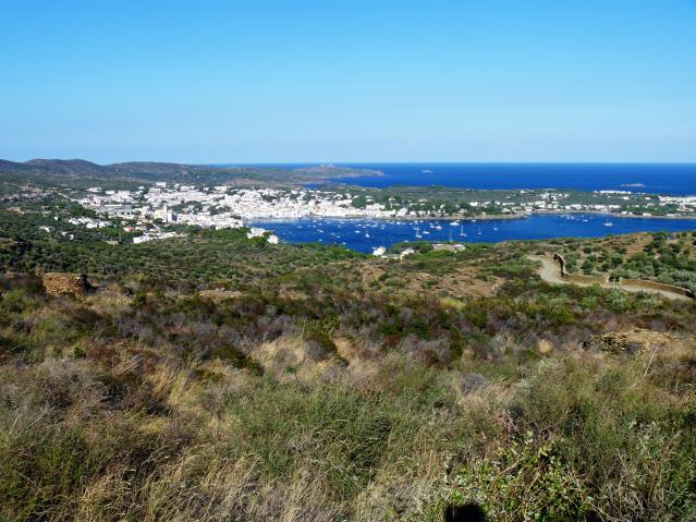 Costa Brava, Figueres Llançà, 7 nätter 3(7) Du går längs havet och börjar med att runda udden Punta Falconera som en gång i tiden var en militärbas.