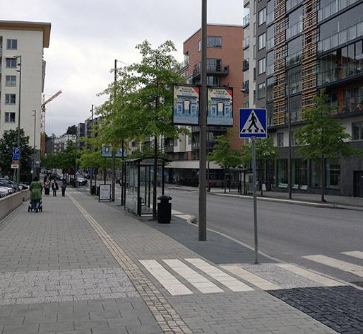 Ebbe Lieberathsgatan Gatan upplevs ha mycket trafik och kan kännas otrygg för gående. Det är idag ingen trafiksäker miljö för barn då gatans raka sträckning kan locka till höga hastigheter.