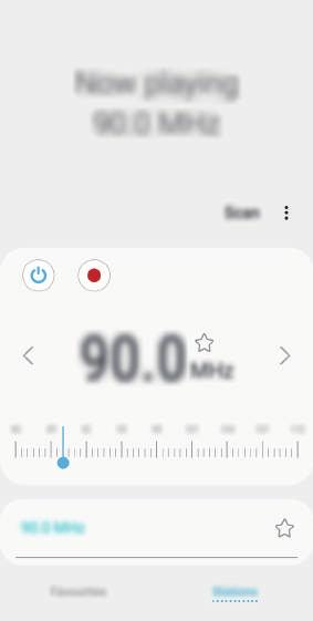 Appar och funktioner Radio Lyssna på FM-radion Starta appen Radio. Innan du använder appen måste du ansluta hörlurar, då de fungerar som radioantenn.