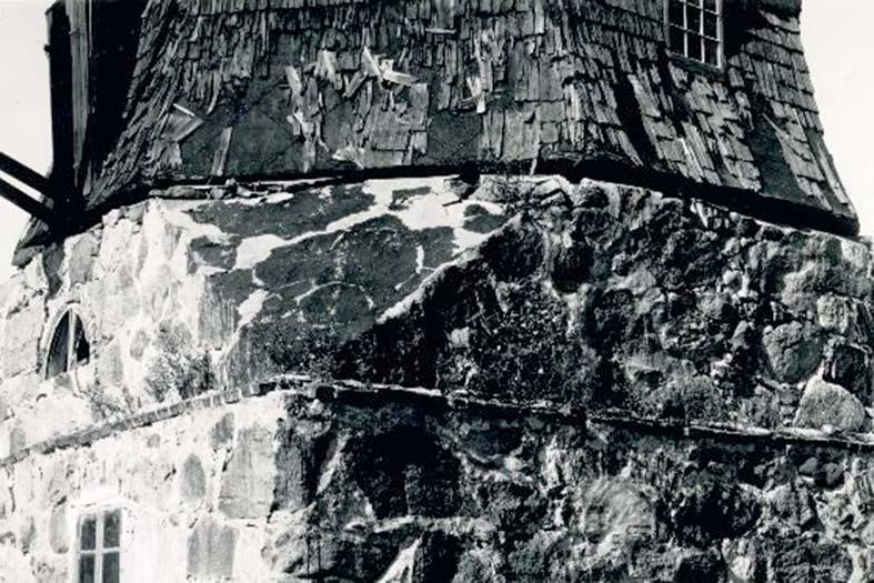Foto från 1950 på vilket man kan skymta den diagonalspikade papptäckningen. Foto: Otto Holmström, Helsingborgs museer. Bilden beskuren.