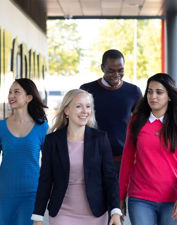 16 Diversitet och inkludering Vår ambition är att anta en ledarroll gällande mångfalden i vår bransch under kommande år.