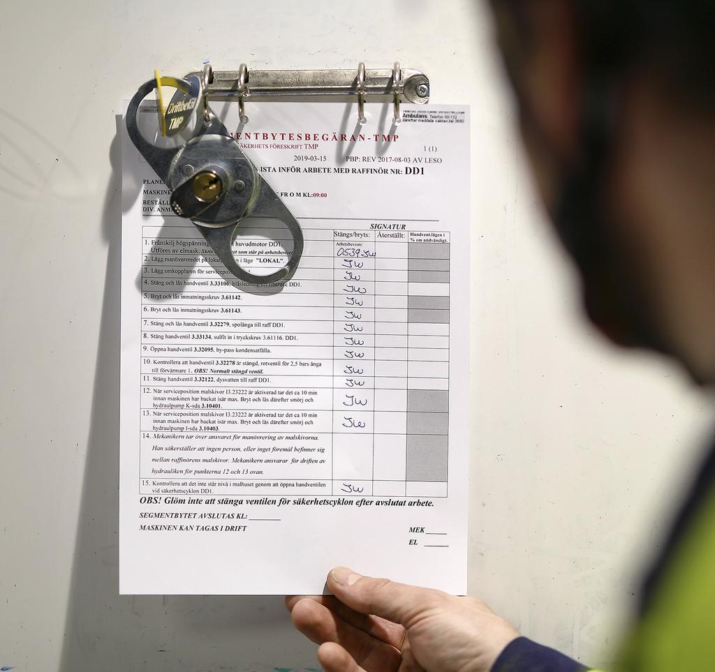 I dag uppmuntras medarbetarna att säga stopp, gör inte så där, det kan vara farligt om någon ska göra ett riskabelt lyft. För tio år sedan var det få som vågade säga ifrån, säger Henrik Fältmars.
