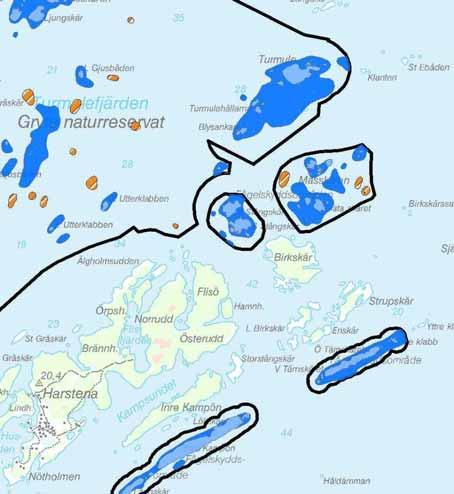 Natura 2000-område Natura 2000-kod Diarienummer Bilaga 2 Sida 17 av 39 Yttre Kampön-Måsskären Naturtyper: 1620, 1170 På Yttre Kampön utanför Harstena växer lågvuxen gammal tallskog exponerad mot