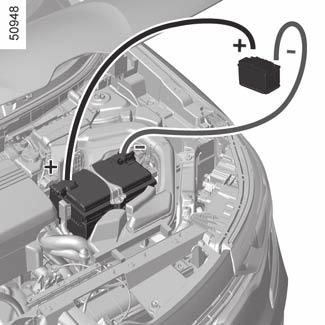 Batteri: starthjälp (2/2) Start med hjälpstartbatteri Om du för att kunna starta behöver använda batteriet från en annan bil, skaffa elektriska kablar som är anpassade (mycket viktigt) hos din